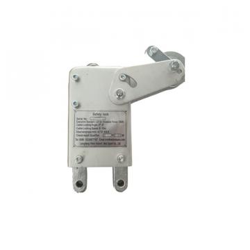 Anti tilting safety lock for temporary suspended platform