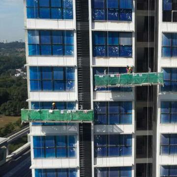 Temporarily installed suspended platform facade cleaning gondola